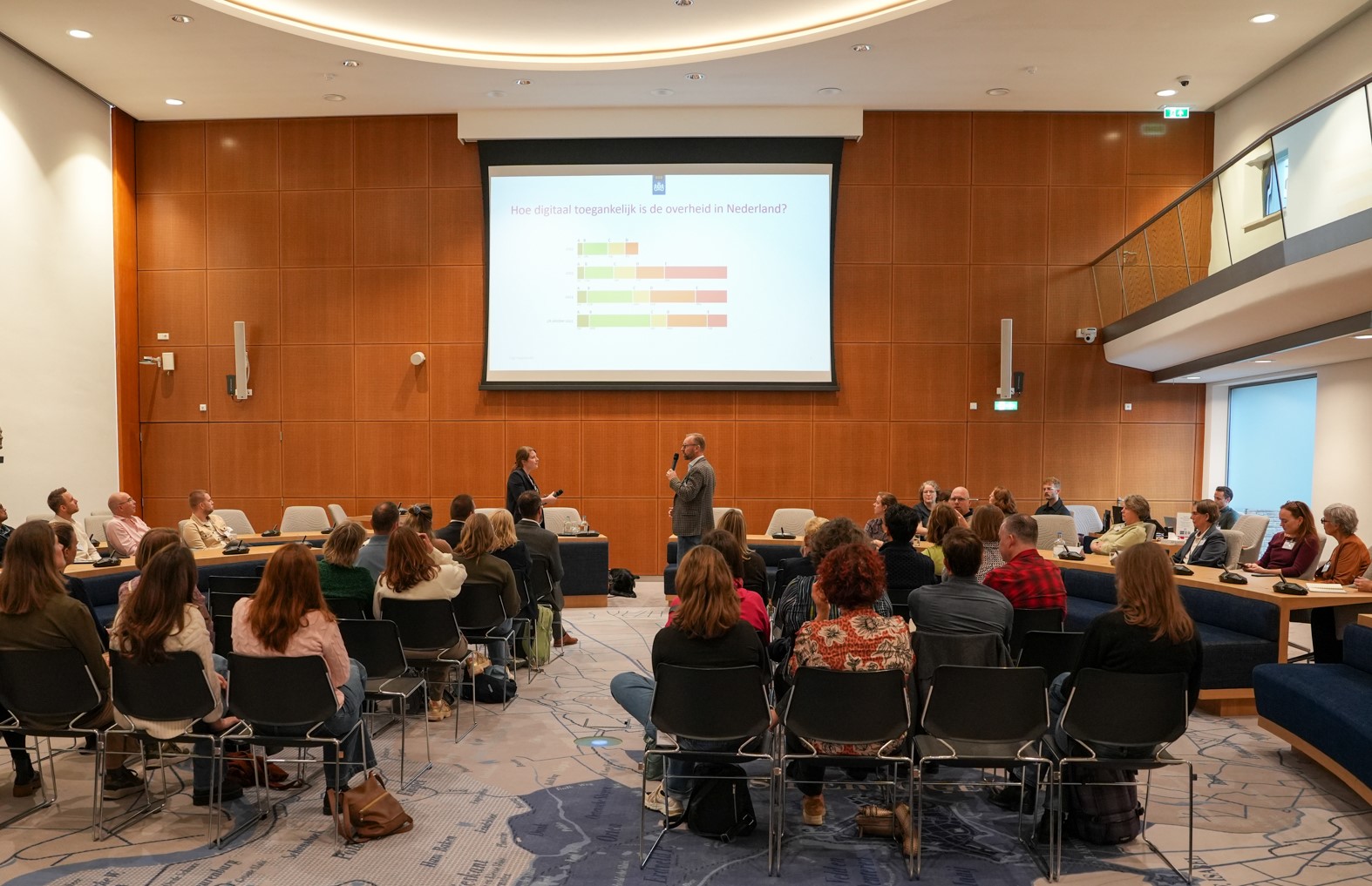 Een presentatie in de Raadszaal tijdens de Roadshow in 's-Hertogenbosch