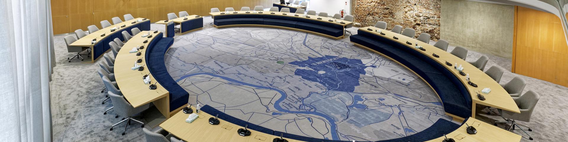 Gemeenteraadszaal in het Stadhuis van gemeente 's-Hertogenbosch